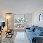3 Personnes Classe 2 Etoiles Avec Terrasse A 500m De La Cavaliere Aigue-Belle