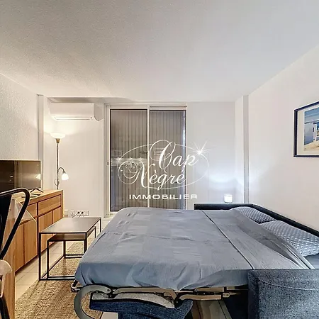 3 Personnes Classe 2 Etoiles Avec Terrasse A 500m De La Cavaliere * Aigue-Belle