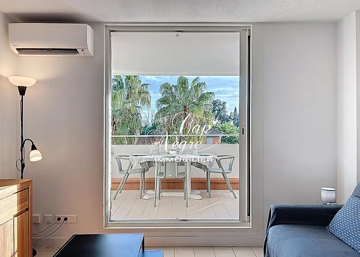 3 Personnes Classe 2 Etoiles Avec Terrasse A 500m De La Cavaliere شقة Aigue-Belle
