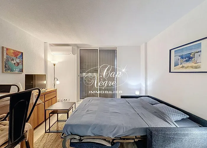 3 Personnes Classe 2 Etoiles Avec Terrasse A 500m De La Cavaliere * Aigue-Belle